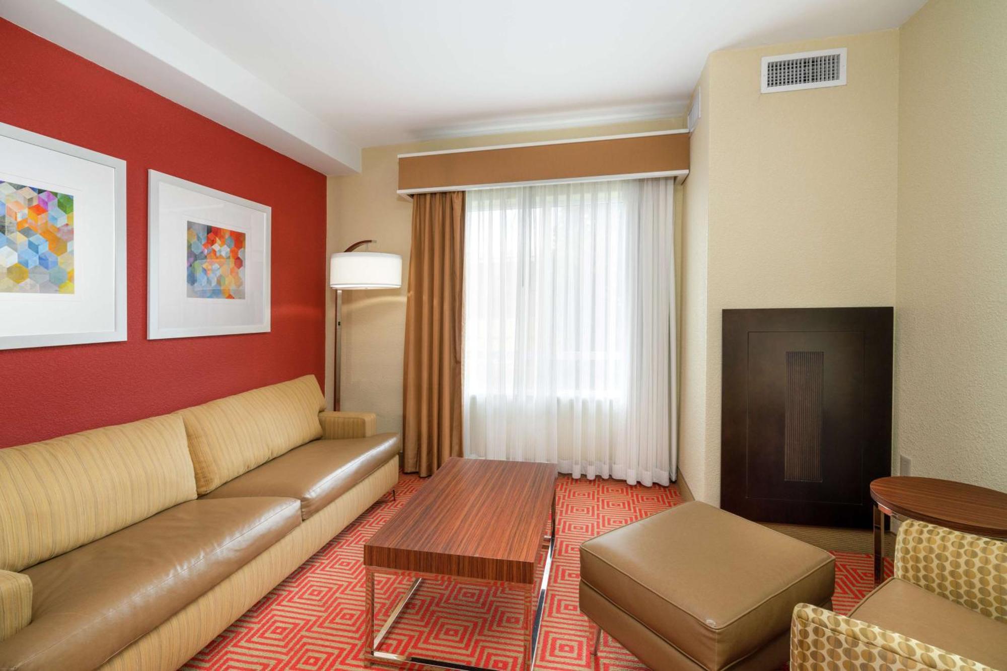 Hilton Garden Inn Dalton Bagian luar foto